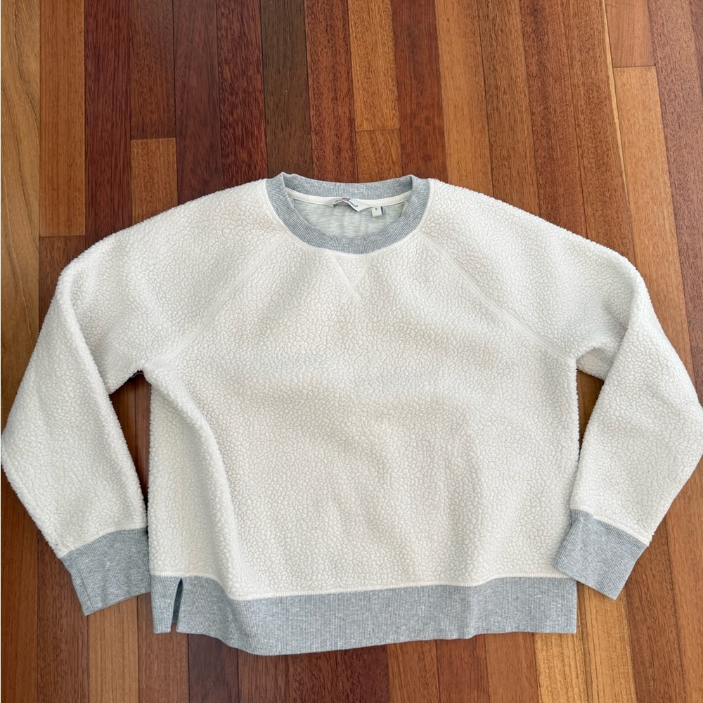 Vineyard vines shurpa sweatshirt